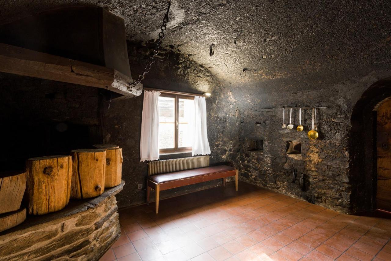 Hotel Chasa Chalavaina Müstair Dış mekan fotoğraf