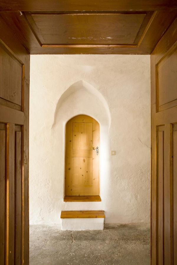 Hotel Chasa Chalavaina Müstair Dış mekan fotoğraf