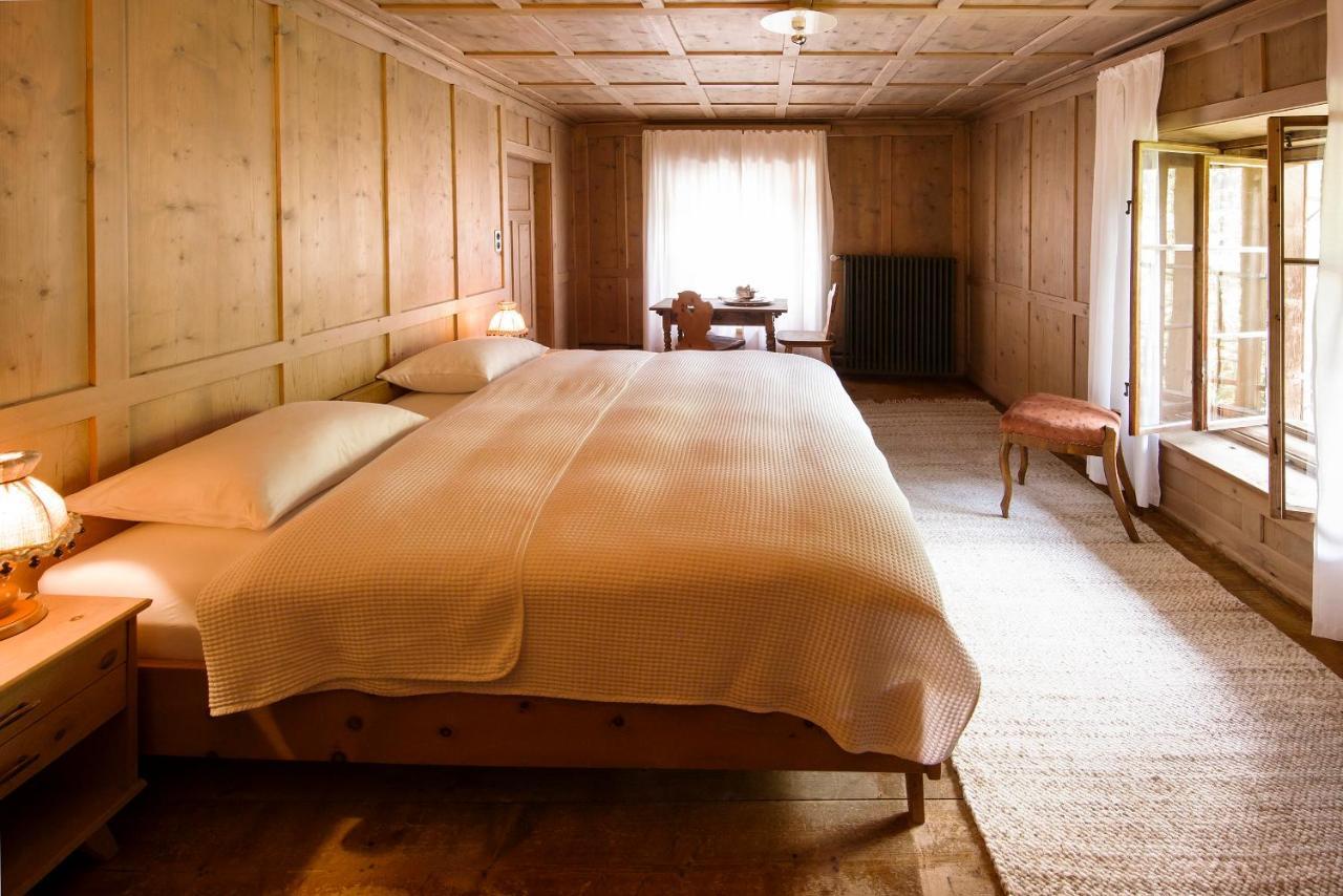 Hotel Chasa Chalavaina Müstair Oda fotoğraf