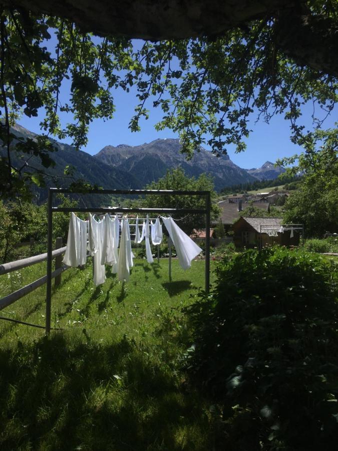 Hotel Chasa Chalavaina Müstair Dış mekan fotoğraf