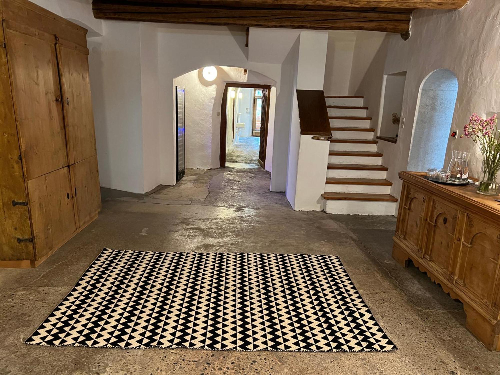 Hotel Chasa Chalavaina Müstair Dış mekan fotoğraf