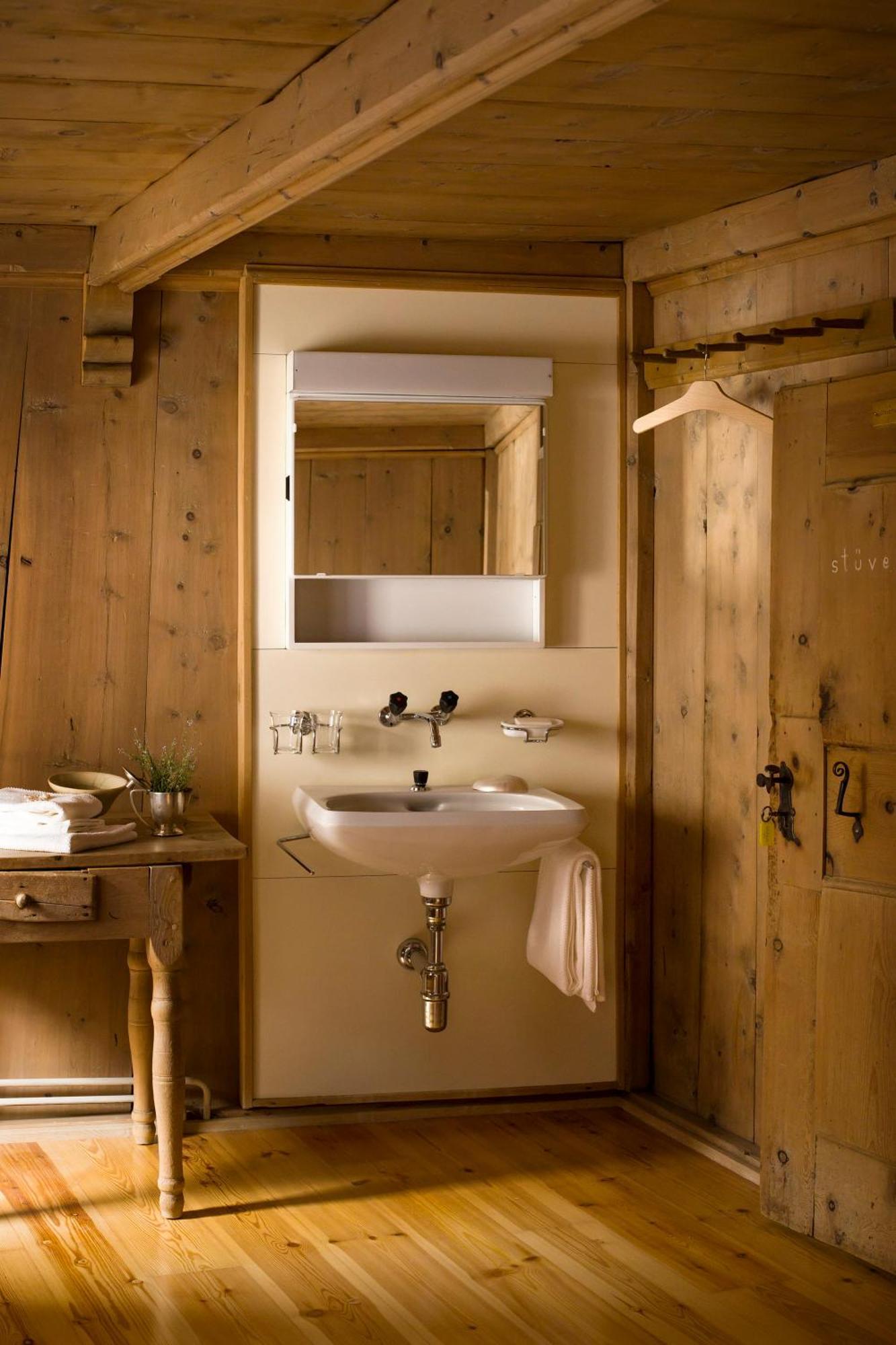 Hotel Chasa Chalavaina Müstair Oda fotoğraf