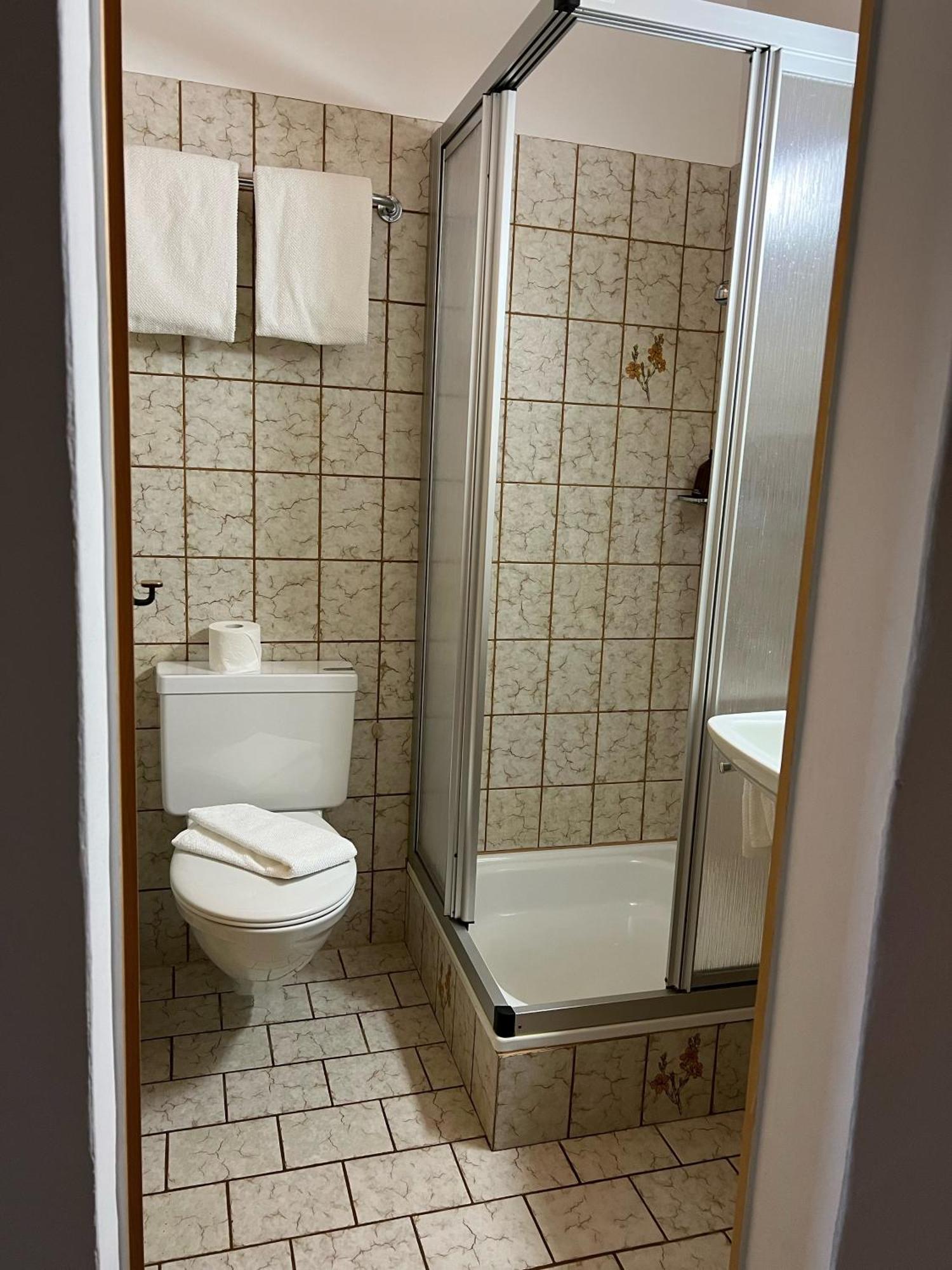 Hotel Chasa Chalavaina Müstair Oda fotoğraf