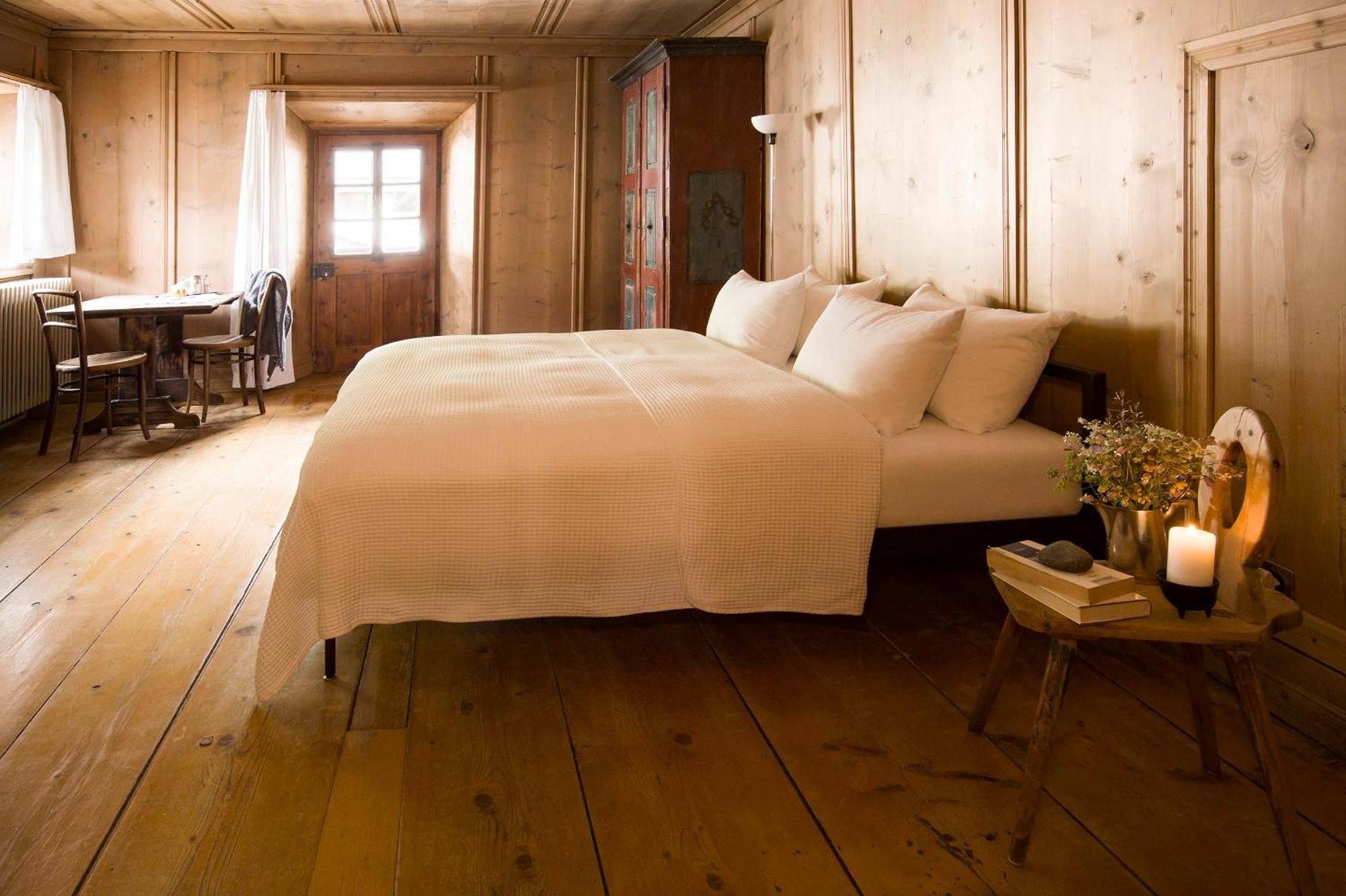 Hotel Chasa Chalavaina Müstair Oda fotoğraf