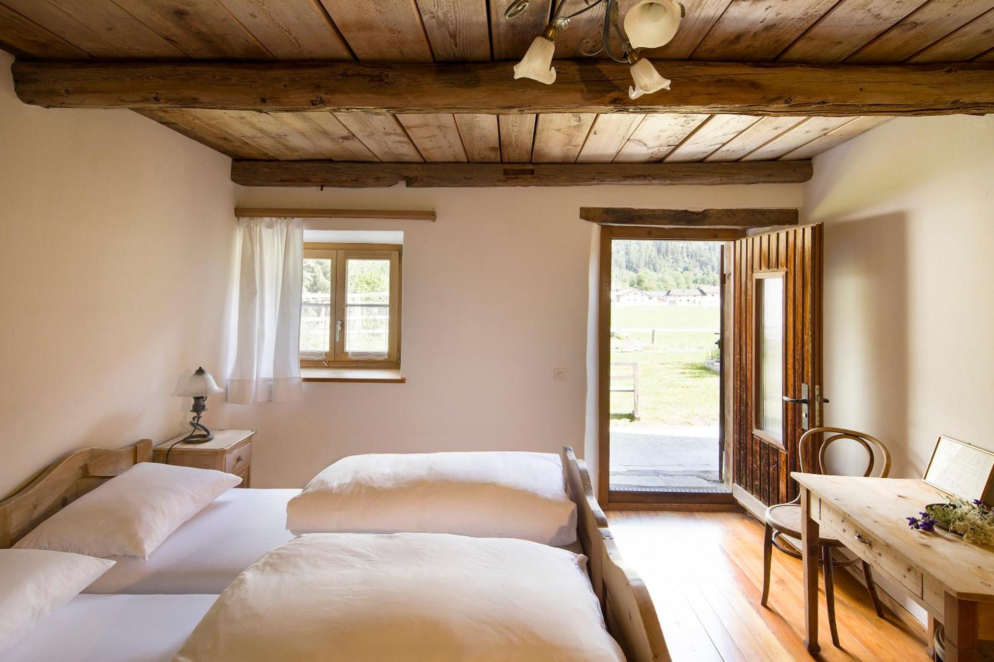 Hotel Chasa Chalavaina Müstair Oda fotoğraf