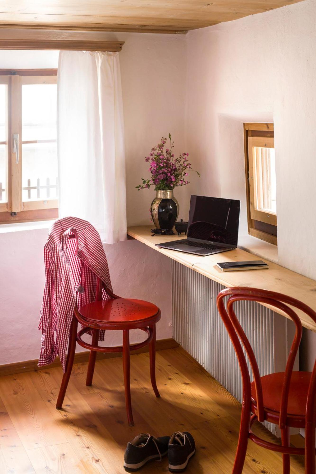 Hotel Chasa Chalavaina Müstair Oda fotoğraf