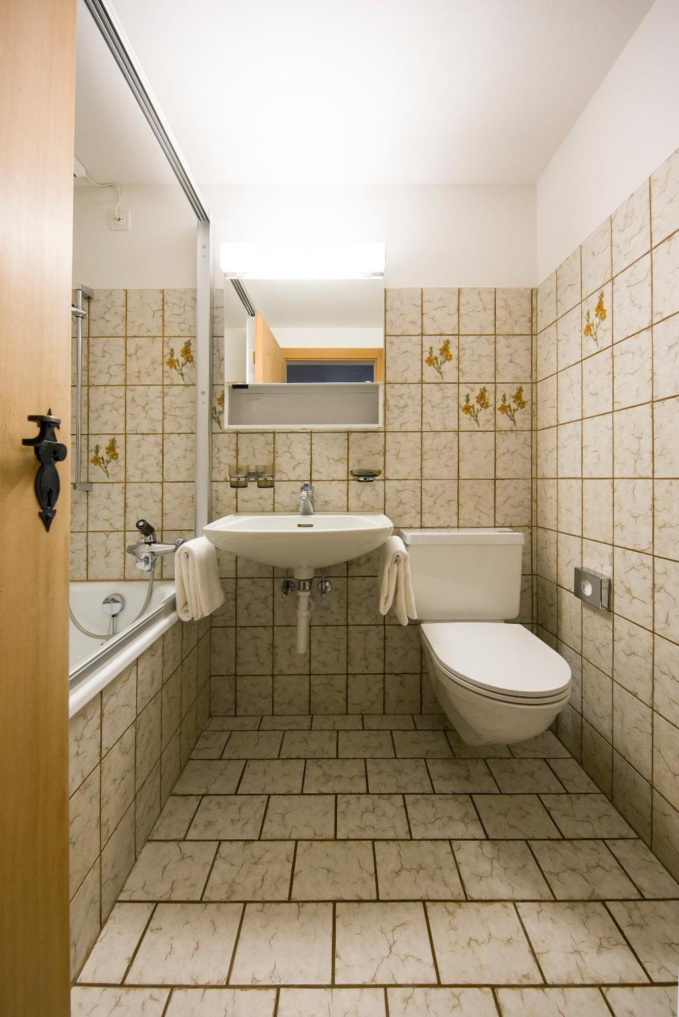 Hotel Chasa Chalavaina Müstair Oda fotoğraf